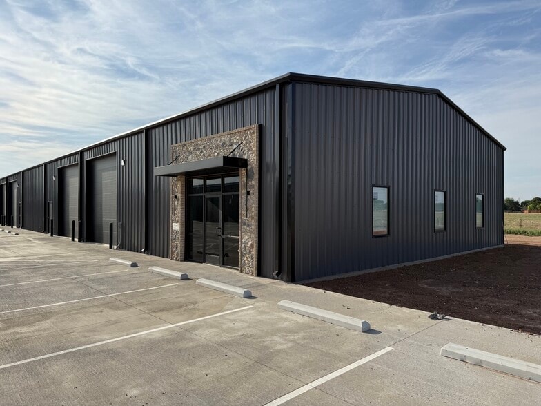 8810 Valencia Ave, Lubbock, TX for lease - Building Photo - Image 3 of 5