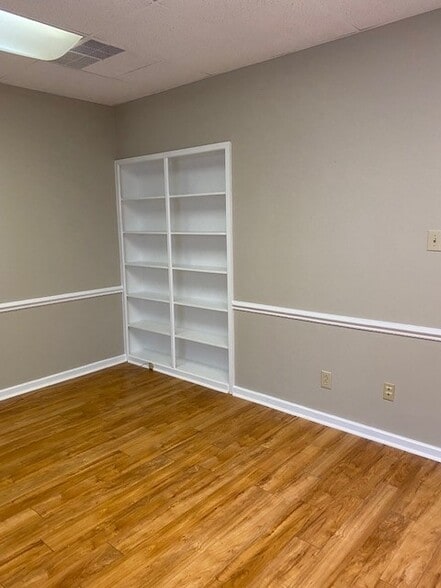 660-680 N Spence Ave, Goldsboro, NC for lease - Building Photo - Image 3 of 6