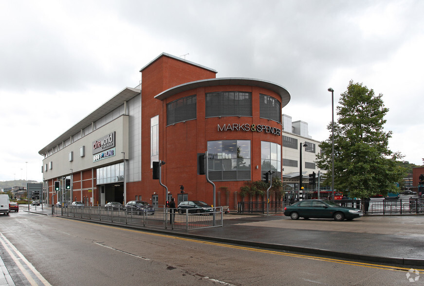 Market Square Mall, High Wycombe for lease - Building Photo - Image 2 of 22