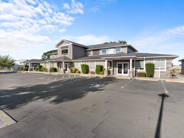 568-578 N 5th Ave, Sequim, WA for lease - Building Photo - Image 2 of 4