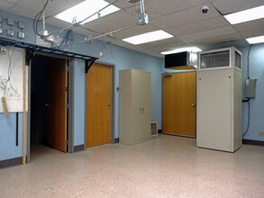 7716-7720 Rivers Edge Dr, Columbus, OH for lease Interior Photo- Image 2 of 3