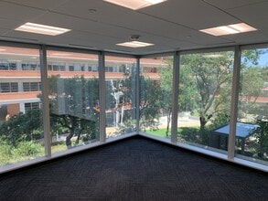 6688 N Central Expy, Dallas, TX for lease Interior Photo- Image 2 of 6