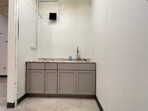 2300-2306 S Jane St, Pittsburgh, PA for lease Interior Photo- Image 1 of 9