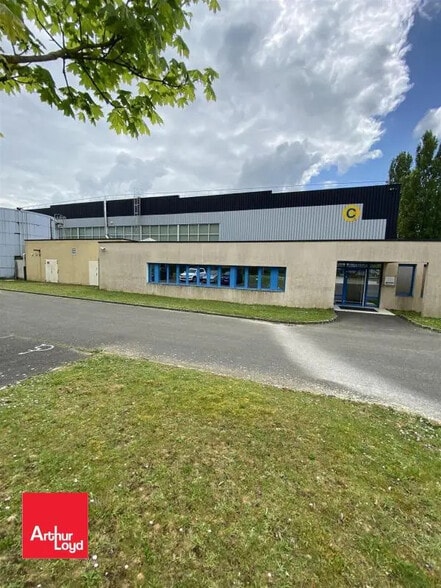 Flex in Chartres for lease - Building Photo - Image 1 of 5