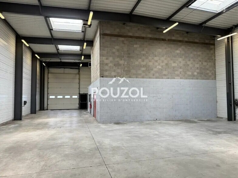 Flex in Gerzat for lease - Building Photo - Image 3 of 12