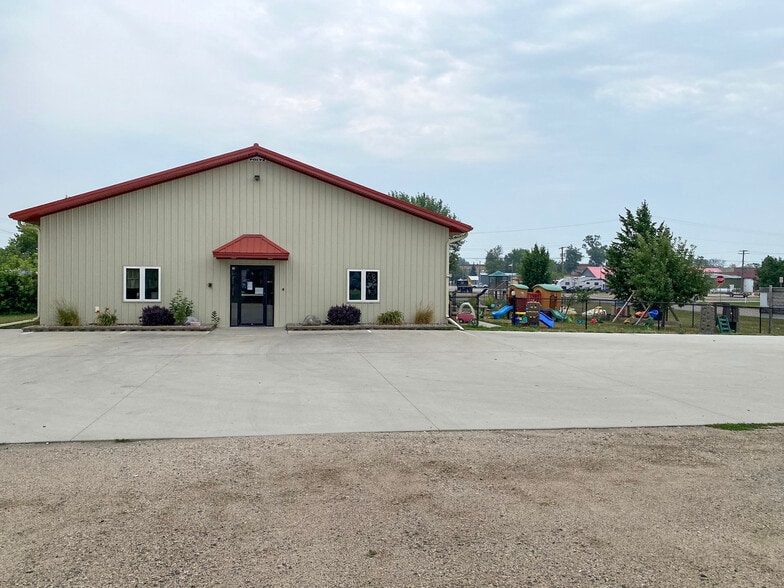 552 2nd St S, Casselton, ND 58012