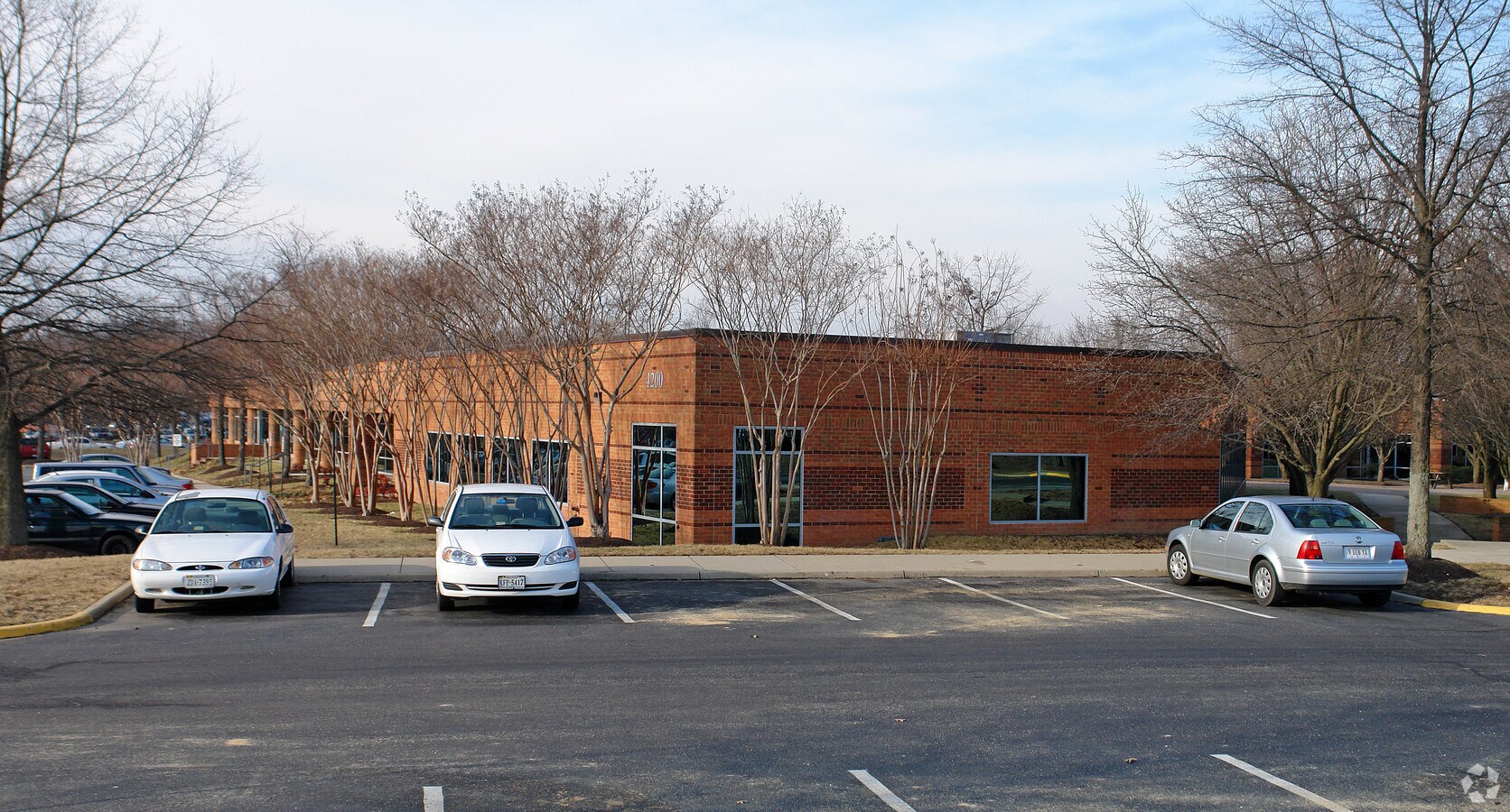 4200 Lafayette Center Drive Chantilly Va www.loopnet.com