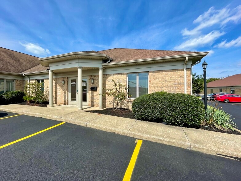 908 Sahara Trl, Youngstown, OH for sale - Primary Photo - Image 1 of 1