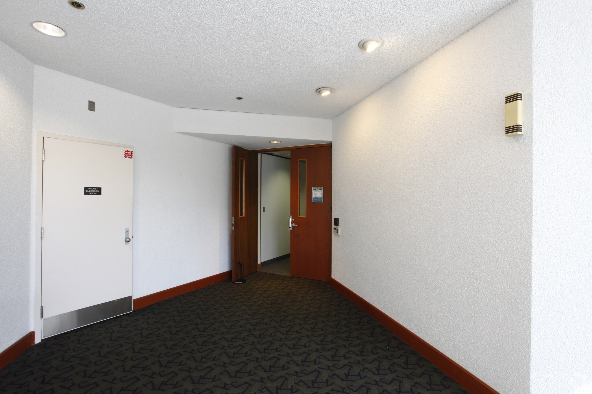 3310 W Big Beaver Rd, Troy, MI for lease Interior Photo- Image 1 of 7