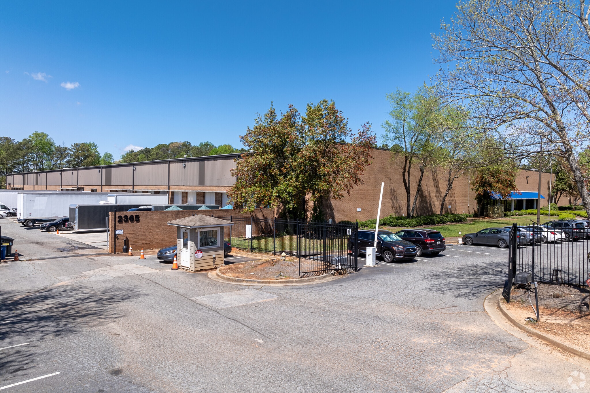 2365 Park Central Blvd, Decatur, GA for lease Building Photo- Image 1 of 4