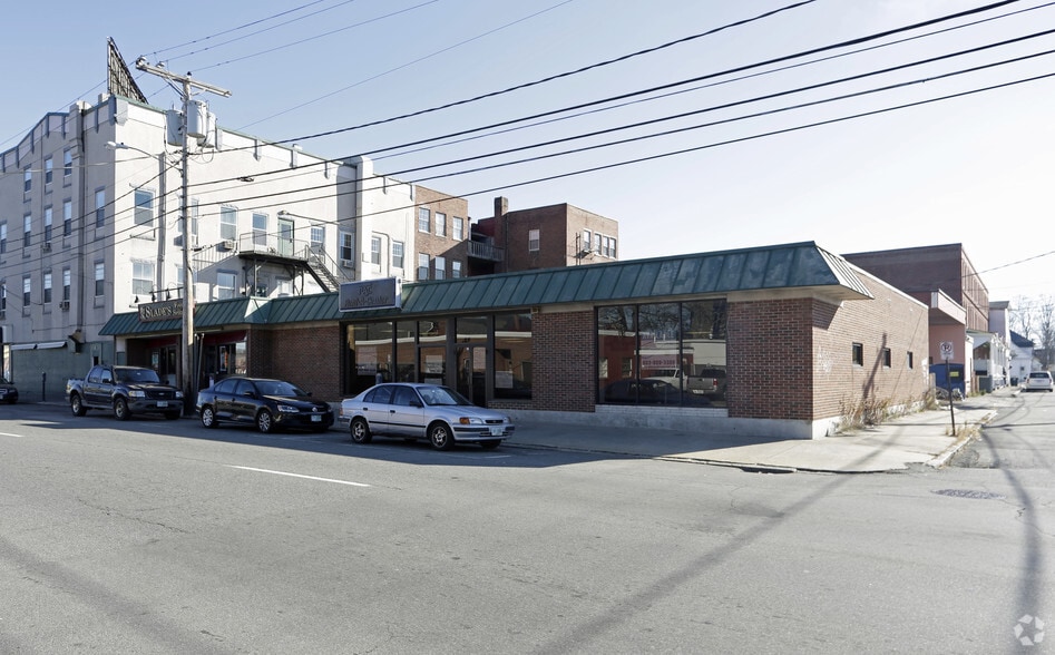 Main St Portfolio portfolio of 3 properties for sale on LoopNet.com - Primary Photo - Image 1 of 3