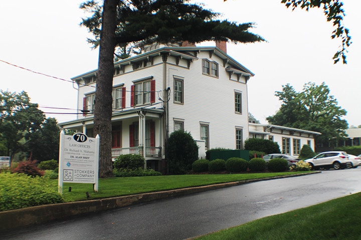 70 Main St, Huntington, NY for lease - Primary Photo - Image 1 of 22