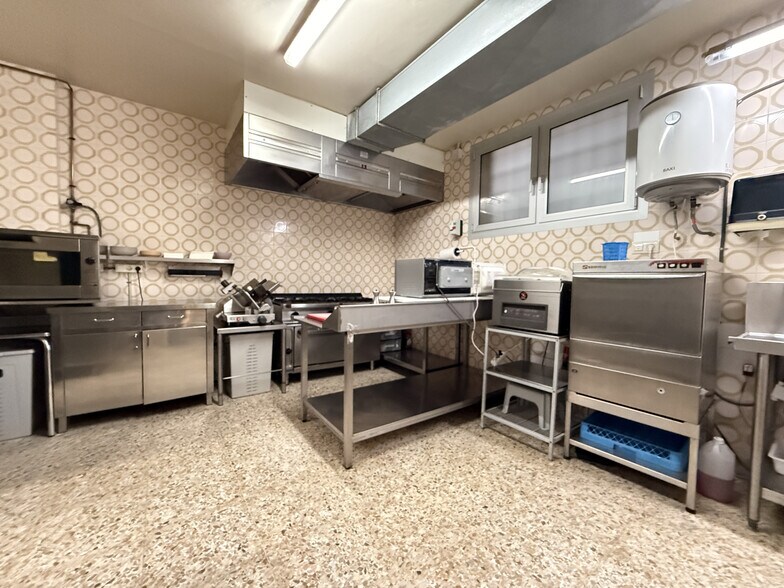 Carrer Jaume Ii, Bisbal Dempordà, 22, La Jonquera, Gerona for sale - Building Photo - Image 2 of 22