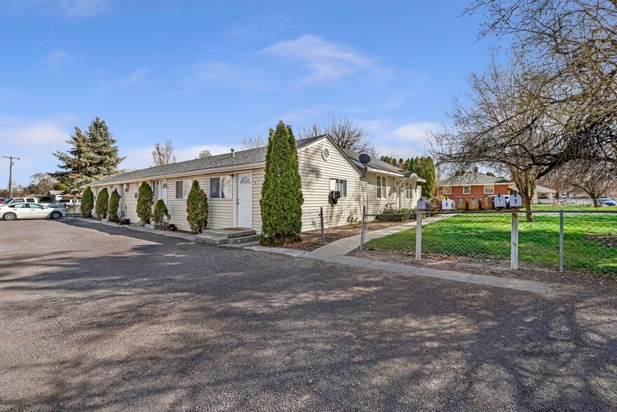 442 Locust St, Twin Falls, ID for sale - Building Photo - Image 3 of 19