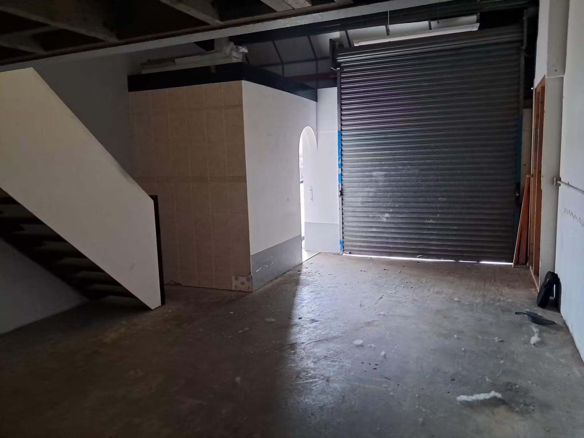 Longshot Ln, Bracknell for lease Interior Photo- Image 1 of 3