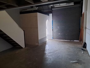 Longshot Ln, Bracknell for lease Interior Photo- Image 1 of 3