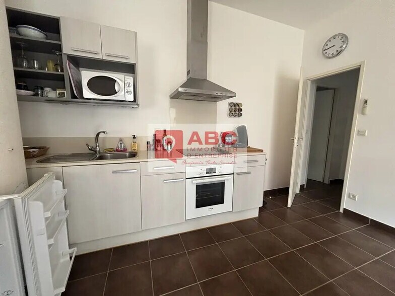 Office in Perpignan for sale - Interior Photo - Image 2 of 9