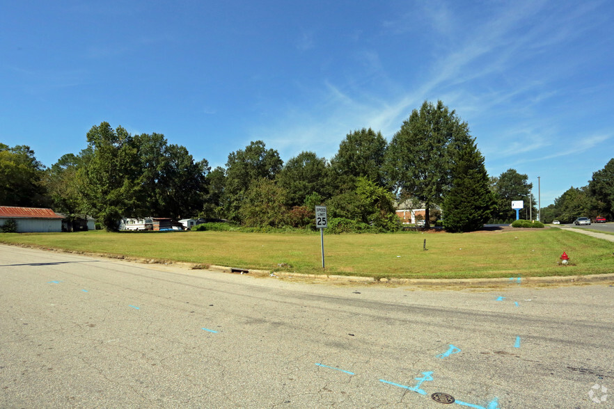 720 Martin Luther King Blvd, Oxford, NC for sale - Primary Photo - Image 1 of 28