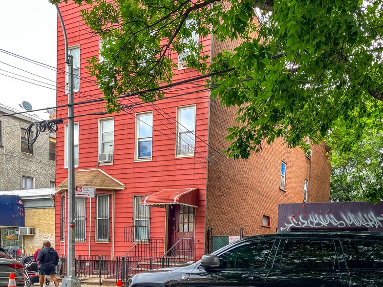 18-11 Grove St, Ridgewood, NY for sale - Building Photo - Image 3 of 6
