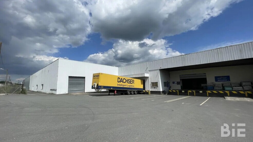 Office in Carbon-Blanc for lease - Building Photo - Image 3 of 11