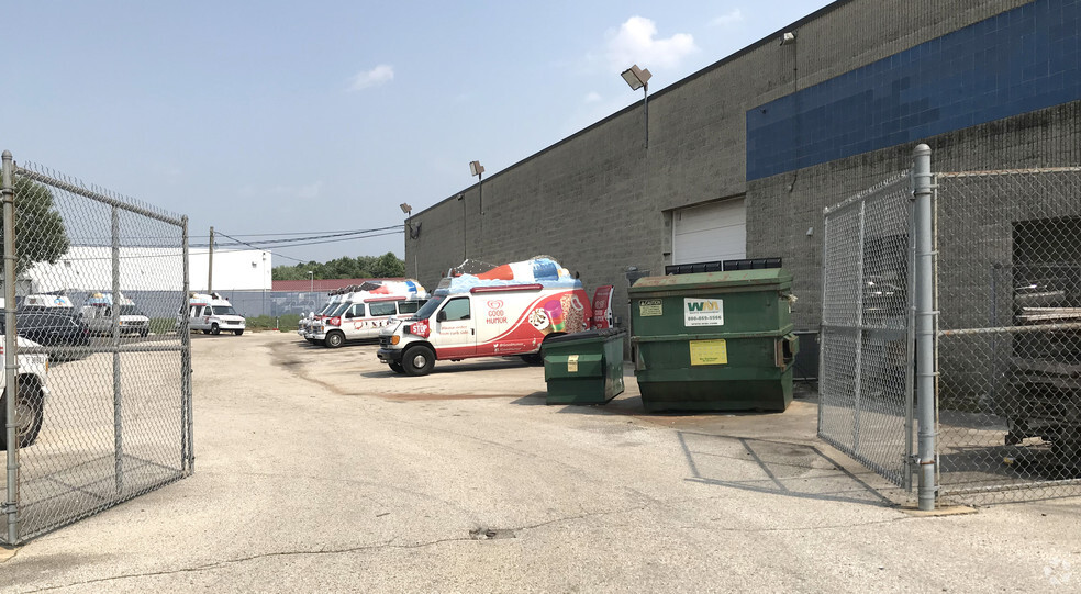 14001 Townsend Rd, Philadelphia, PA for lease - Building Photo - Image 2 of 4