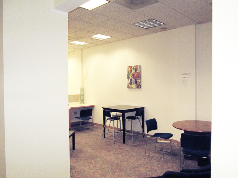 533 5th St, Santa Rosa, CA for lease - Interior Photo - Image 2 of 8