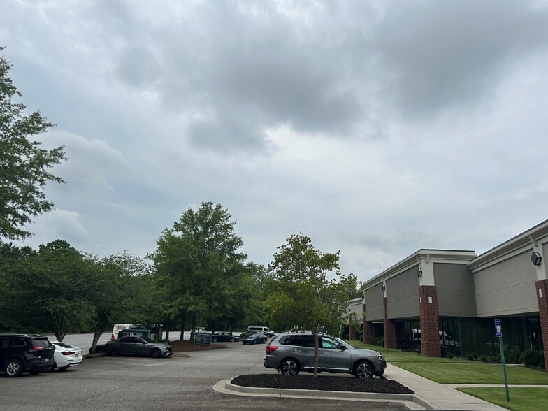 1305 Lakes Pky, Lawrenceville, GA for lease - Building Photo - Image 2 of 7