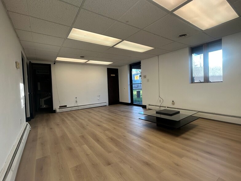 5425 Enterprise Blvd, Bethel Park, PA for lease - Building Photo - Image 3 of 7