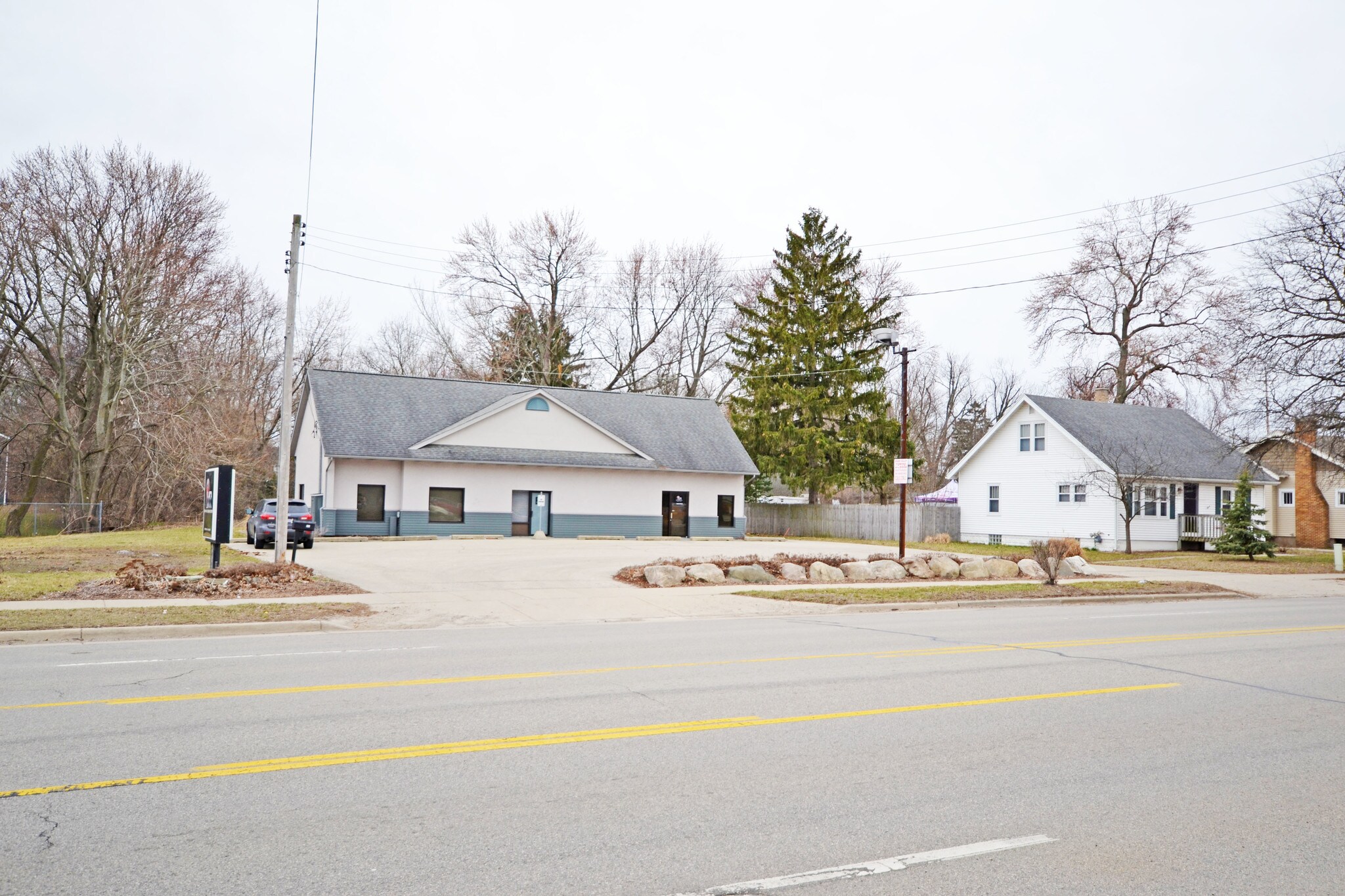 1618 Leonard St NE, Grand Rapids, MI for sale Building Photo- Image 1 of 1