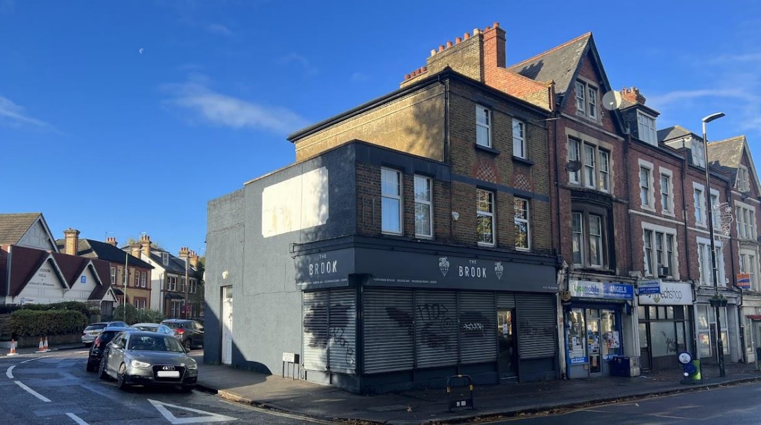 84 Manor Rd, Wallington for sale Primary Photo- Image 1 of 1