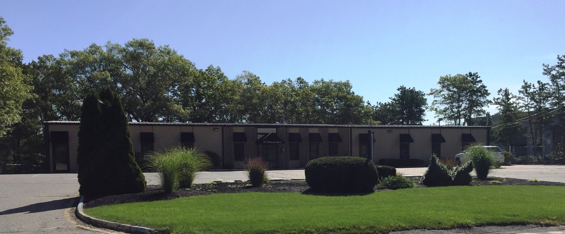 15 Richards Rd, Plymouth, MA 02360