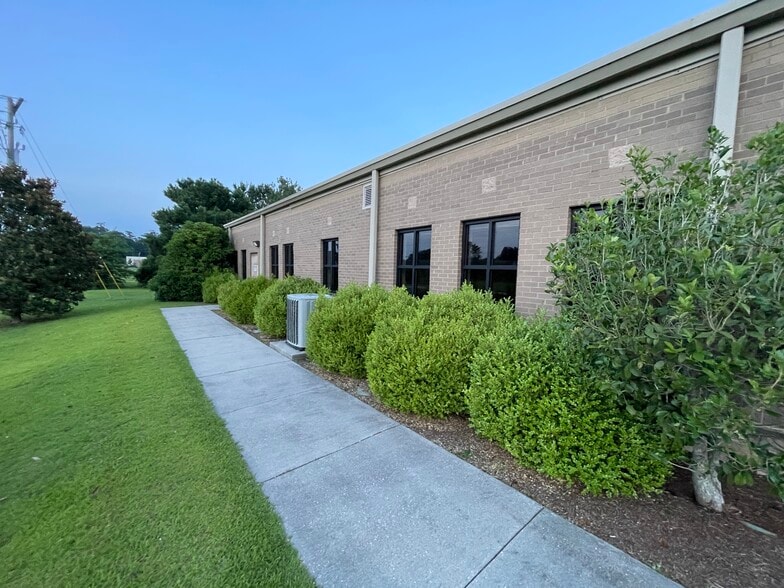 1308 S 4th St, Hartsville, SC for lease - Building Photo - Image 2 of 36