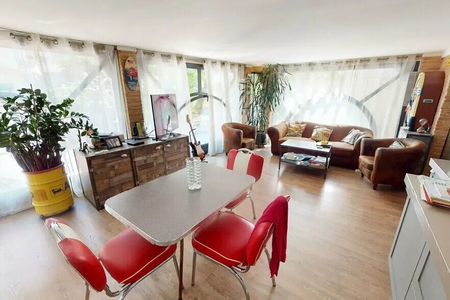 Flex in Nice for sale - Interior Photo - Image 3 of 7