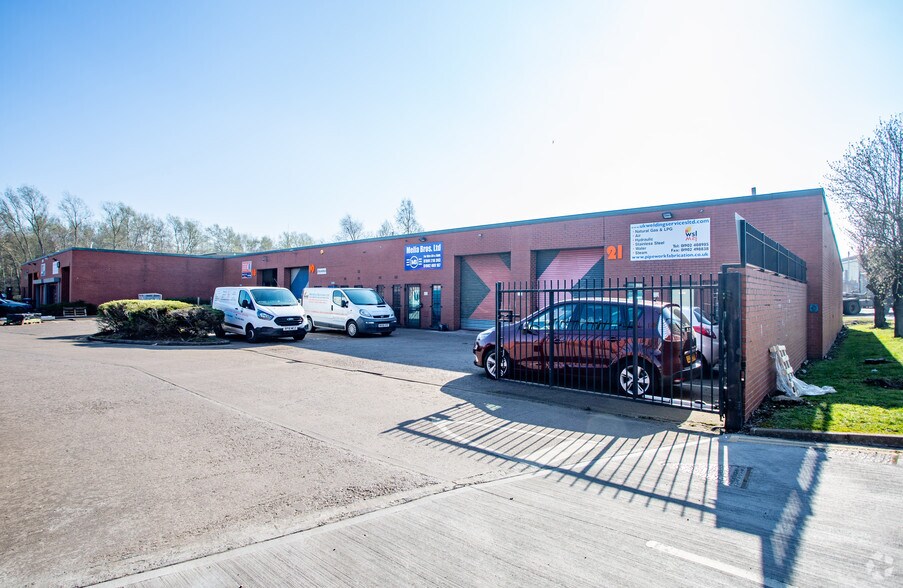 Lanesfield Dr, Wolverhampton, WV4 6UA