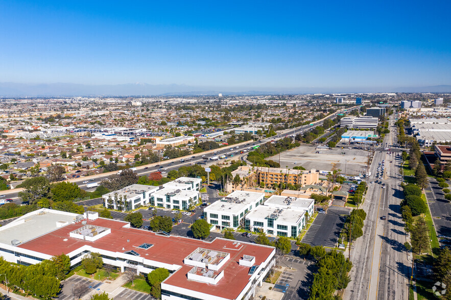 1977 W 190th St, Torrance, CA for lease - Building Photo - Image 2 of 4