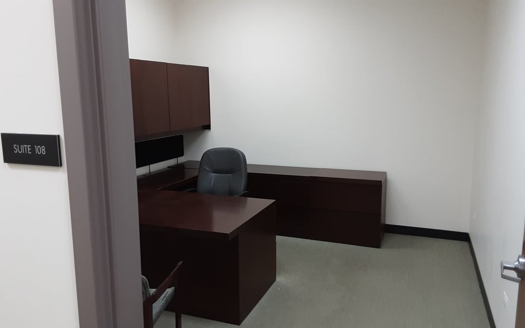 700 E Park Ave, Libertyville, IL for lease Interior Photo- Image 1 of 1