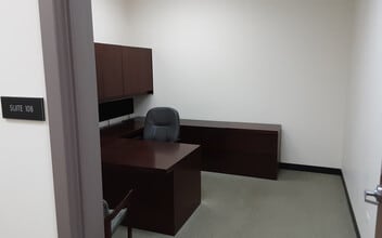 700 E Park Ave, Libertyville, IL for lease Interior Photo- Image 1 of 1