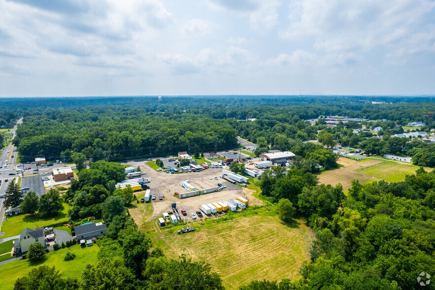 79 Hartford Rd, Delran, NJ 08075