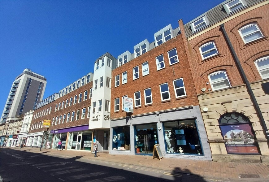 39 Queen St, Maidenhead for lease - Building Photo - Image 2 of 9