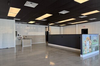33-193 S Rand Rd, Lake Zurich, IL for lease Interior Photo- Image 2 of 8