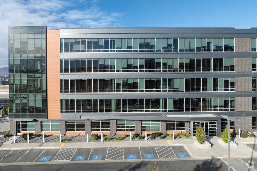 1650 W Digital Dr, Lehi, UT for lease - Building Photo - Image 2 of 5