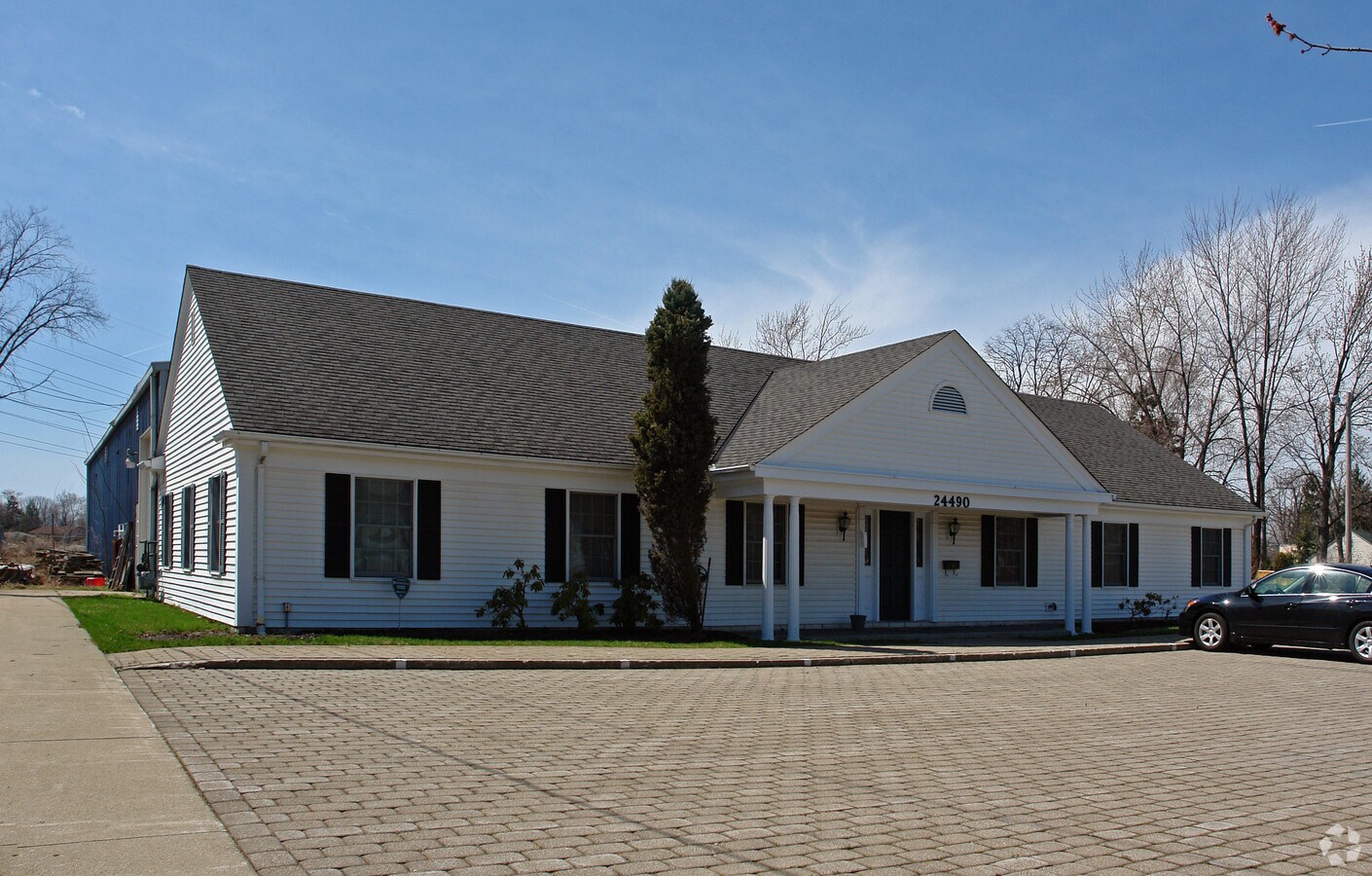 24490 Broadway Ave, Oakwood Village, OH 44146