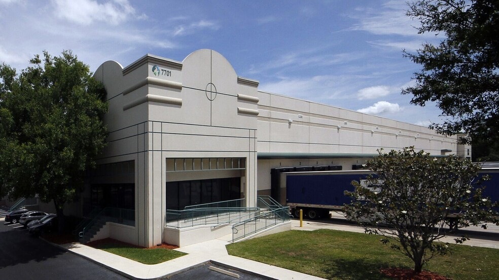 7524-7598 Currency Dr, Orlando, FL for lease - Building Photo - Image 1 of 10