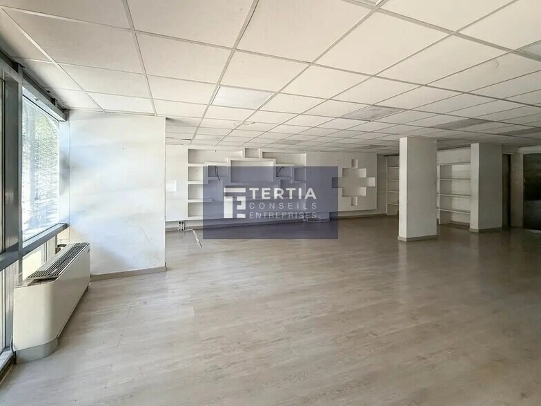 Office in Montpellier for lease - Building Photo - Image 2 of 8