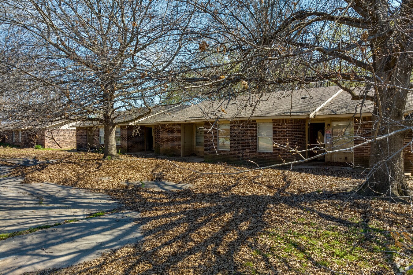 100 W. Oak St., bers Falls, OK 74470 GardenWalk of bers Falls