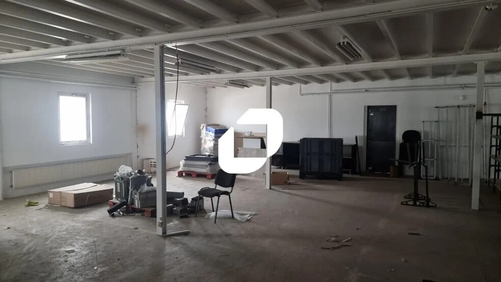 Flex in Chennevières-sur-Marne for lease - Interior Photo - Image 3 of 7