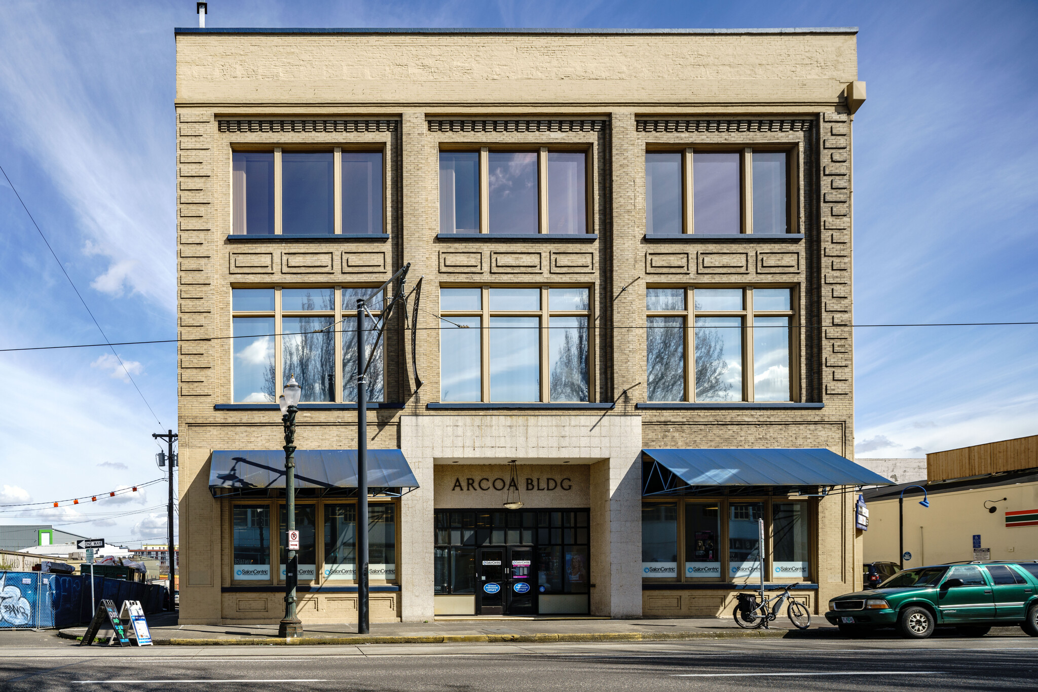 1006 SE Grand Ave, Portland, OR for lease Building Photo- Image 1 of 6