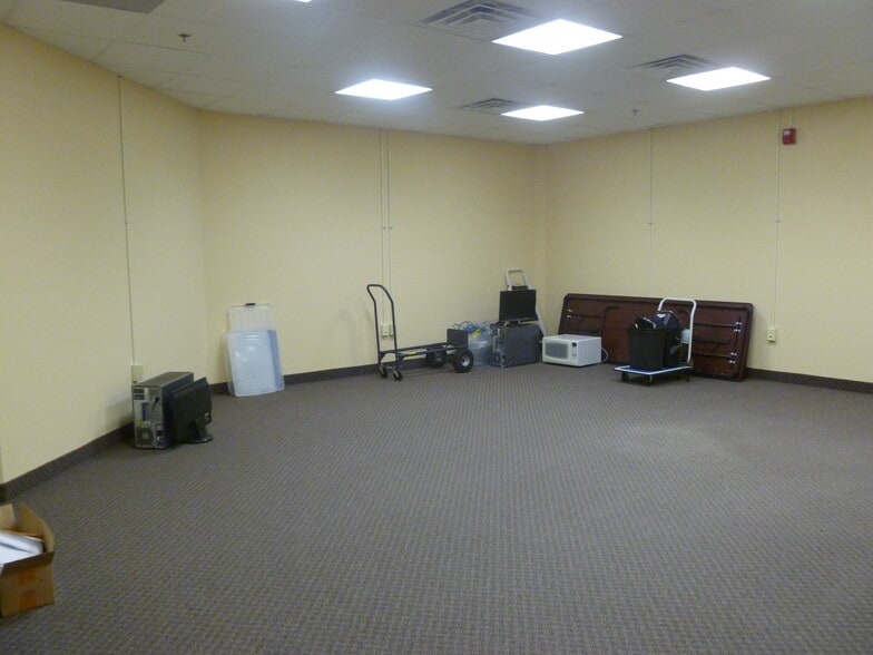 9720 Capital Ct, Manassas, VA for lease - Building Photo - Image 2 of 10