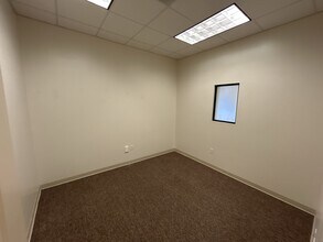 3800 S W S Young Dr, Killeen, TX for lease Interior Photo- Image 1 of 2