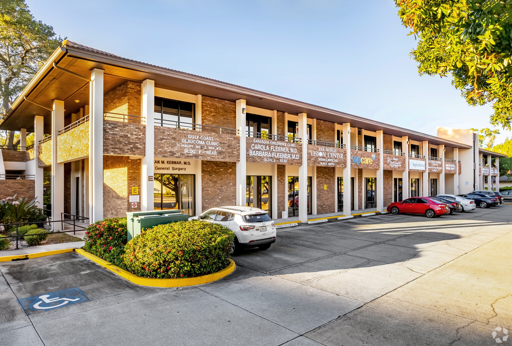 3920 Bee Ridge Rd, Sarasota, FL for sale Primary Photo- Image 1 of 1